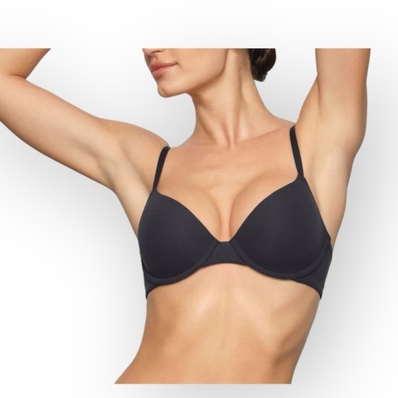 SKIMS Other - Skims FE T-Shirt Bra